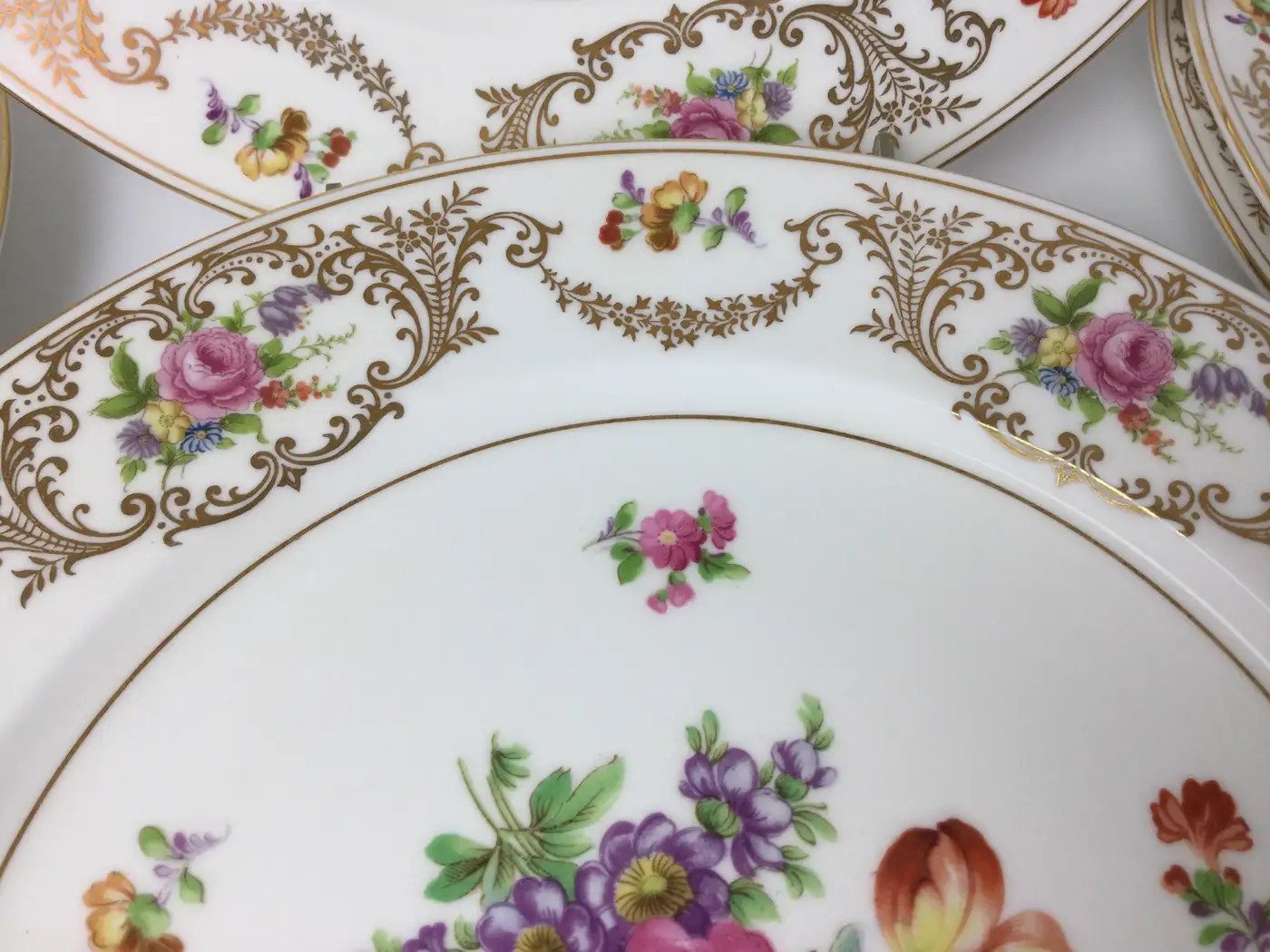 Set of 12 Elaborate Noritake Hand Painted Service Dinner Plates - Image 4